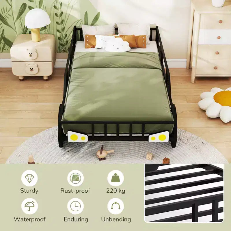 Struttura letto in metallo a forma di auto singola con ruote decorative e sponde di sicurezza