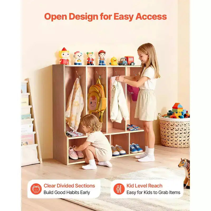 Armadietto porta cappotti a 4 sezioni per bambini, mobiletto portaoggetti in legno per bambini con 8 ganci, tappetino antiscivolo e 4 piccole scatole aperte, colore legno
